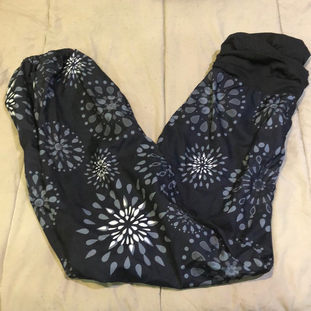 Jeanie yoga pants